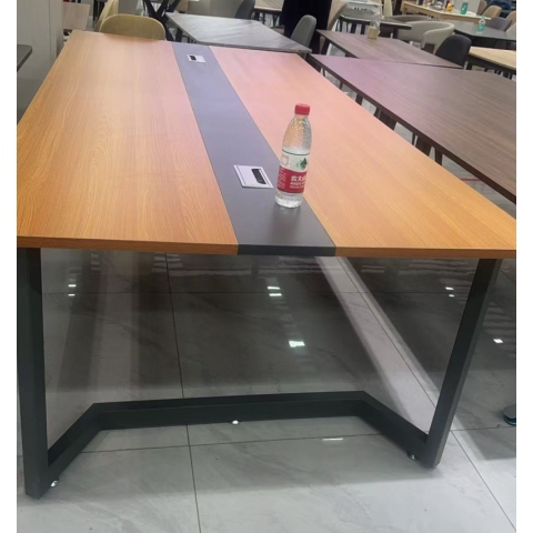 勝芳辦公桌批發(fā) 職員辦公桌 簡約辦公桌 現(xiàn)代辦公桌 簡易工作臺 輕奢辦公桌 現(xiàn)代辦公桌 培訓桌 側(cè)翻桌 夢優(yōu)斯辦公家具