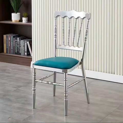 勝芳家具批發(fā) 復(fù)古式餐椅 主題餐椅 靠背椅 水晶椅 休閑椅 竹節(jié)椅 塑料椅 洽談椅 時(shí)尚家具 酒店椅 塑料椅 亞克力椅 客廳家具 萬利順家具